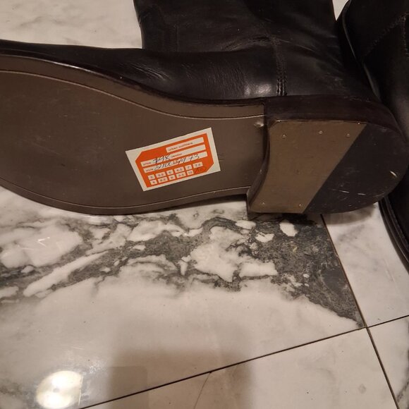 Boots - Picture 5 of 5